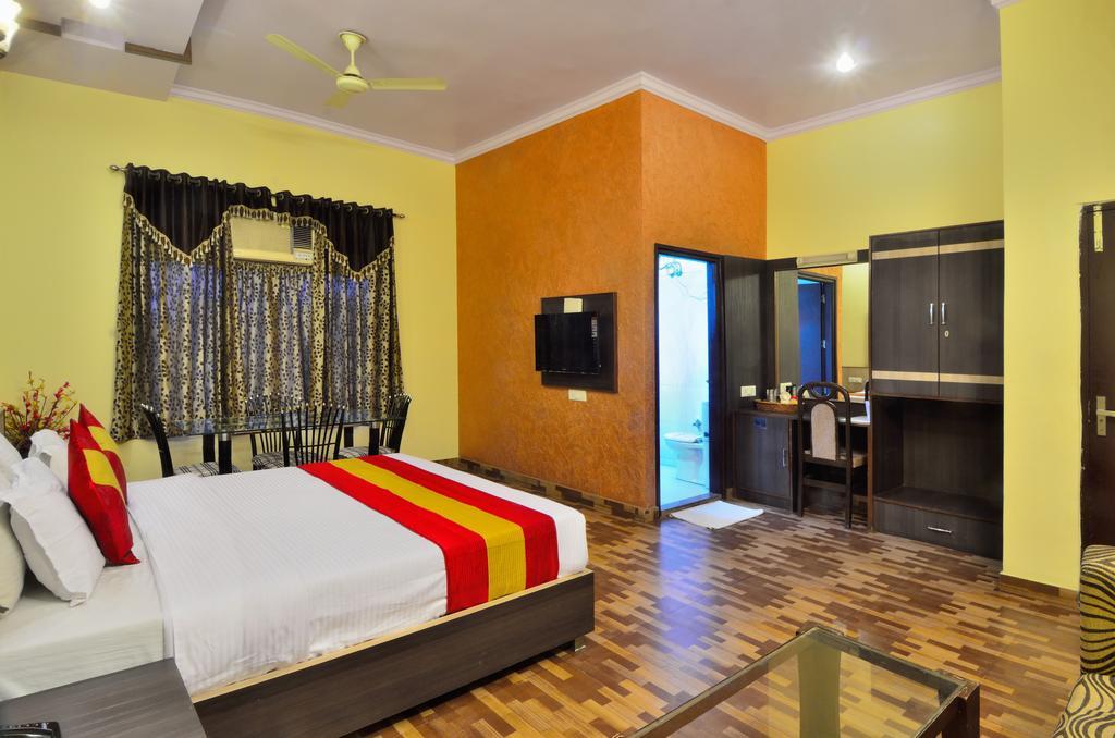 Hotel Roopa International Amritsar Exterior photo