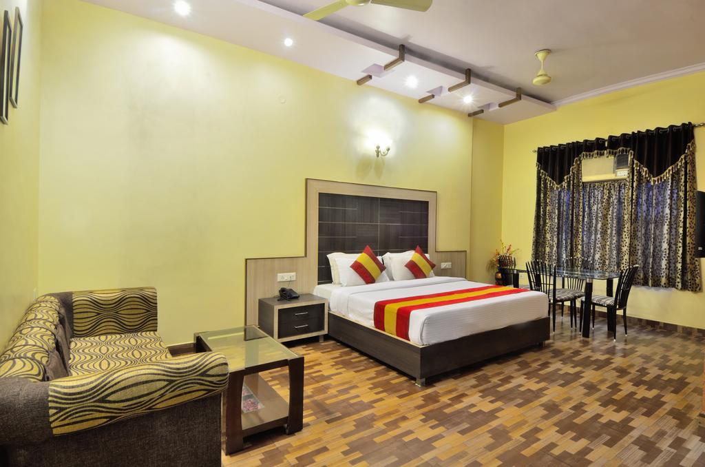 Hotel Roopa International Amritsar Exterior photo