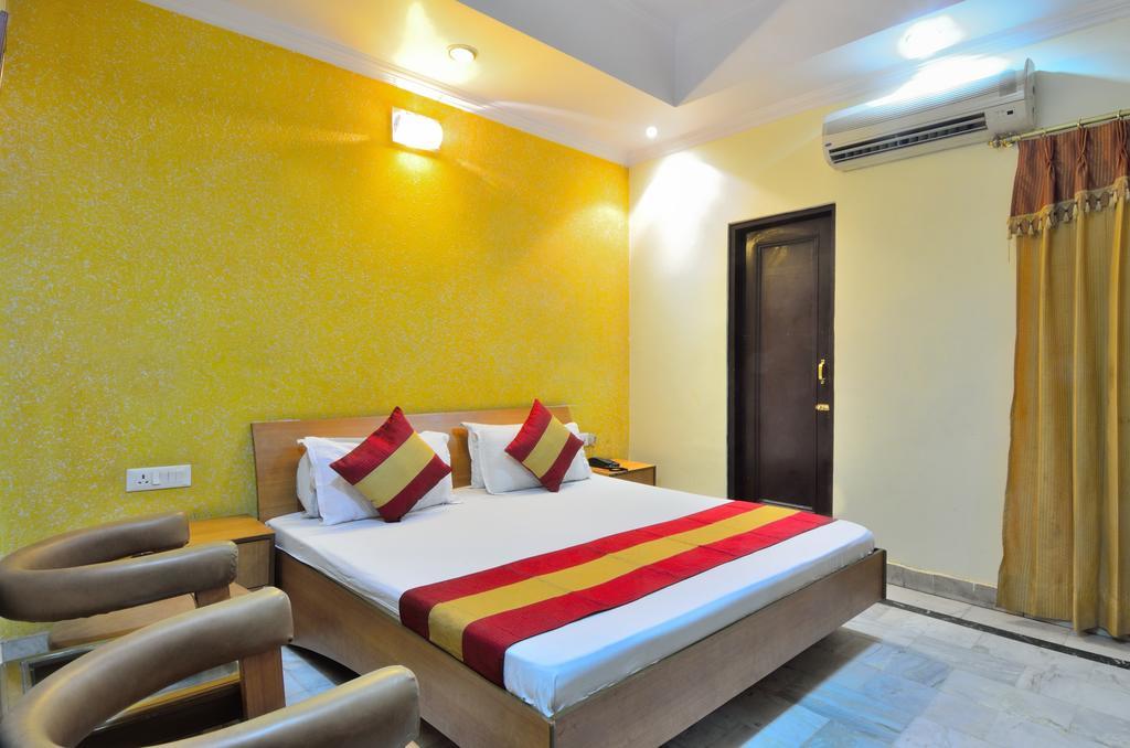 Hotel Roopa International Amritsar Exterior photo